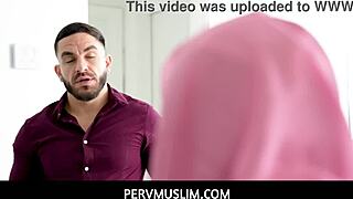 PervMuslim - Étudiante arabe en hijab Paulina Ruiz rencontre prof pour action