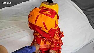 Aku ambil peluang kongkek emak tiri pelajar aku