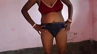 हेलो, मेरी देसी स्टेपसिस्टर पैरेंट्स के बाहर दशहरा रात को मुझे इतना जोर से क्यों चढ़ रही है?