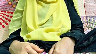 कोलकाता यूनिवर्सिटी की बंगाली औरत बेस्ट फ्रेंड को हार्ड राइड करती है। वाइल्ड कॉलेज सेक्स!