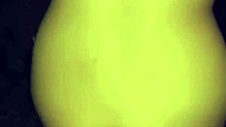 mlada 18+ kurba zapeljuje trenerja po treningu na tribunah