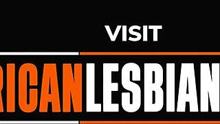 Crne lezbejke studentkinje preskaču učenje za seansu lizanja vruće pičke