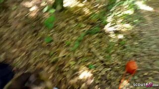 Ung studentinne knullet i skogen på første date, filmet med mobil