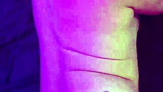 Pozdní noční creampie POV s Laney Grey a Brad Newman