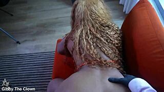 Ebony cougar yum thee boss dostává tvrdě jebanou od kolejního studenta v resortu v Las Vegas